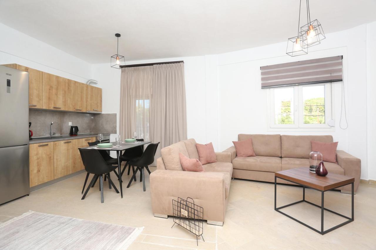 Mare Monte Luxury Apartments 2 네아 스키오니 외부 사진